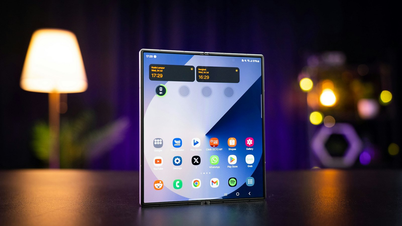 iPhone Duo: Apple’s $1,999 Foldable Gamble or Its Biggest Flop Yet?